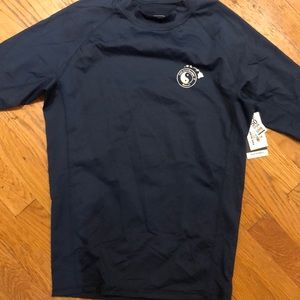 Size large T&C Surf Designs